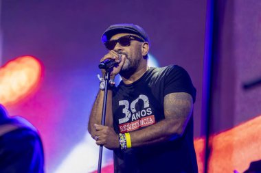 FARO, PORTUGAL: 7 Eylül 2024 - Müzik sanatçısı, Direniş, Portekiz 'in Faro kentinde düzenlenen büyük bir festival olan F festivalinde sahne aldı.