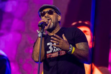 FARO, PORTUGAL: 7 Eylül 2024 - Müzik sanatçısı, Direniş, Portekiz 'in Faro kentinde düzenlenen büyük bir festival olan F festivalinde sahne aldı.