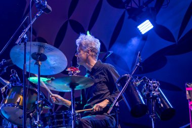 FARO, PORTUGAL: 7 Eylül 2024 - Müzik sanatçısı, Direniş, Portekiz 'in Faro kentinde düzenlenen büyük bir festival olan F festivalinde sahne aldı.