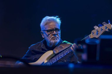 FARO, PORTUGAL: 7 Eylül 2024 - Müzik sanatçısı, Direniş, Portekiz 'in Faro kentinde düzenlenen büyük bir festival olan F festivalinde sahne aldı.