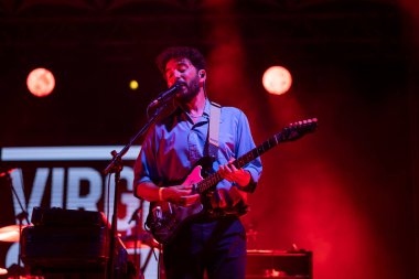 FARO, PORTUGAL: 7 Eylül 2024 - Müzik sanatçısı Virgem Suta, Portekiz 'in Faro kentinde düzenlenen büyük bir festival olan F festivalinde sahne aldı..