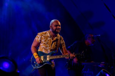 FARO, PORTUGAL: 7 Eylül 2024 - Müzik sanatçısı Iris, Portekiz 'in Faro kentinde düzenlenen büyük bir festival olan F festivalinde sahne aldı.