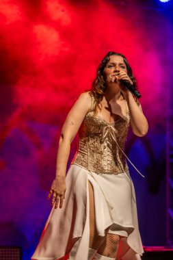 FARO, PORTUGAL: 7 Eylül 2024 - Müzik sanatçısı Ines Monstro, Portekiz 'in Faro kentinde düzenlenen büyük bir festival olan F festivalinde sahne aldı..