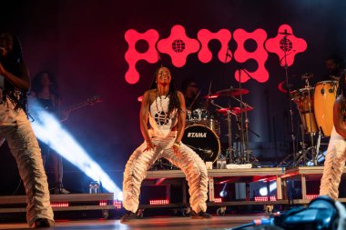 FARO, PORTUGAL: 7 Eylül 2024 - Müzik sanatçısı Pongo, Portekiz 'in Faro kentinde düzenlenen büyük bir festival olan F festivalinde sahne aldı..