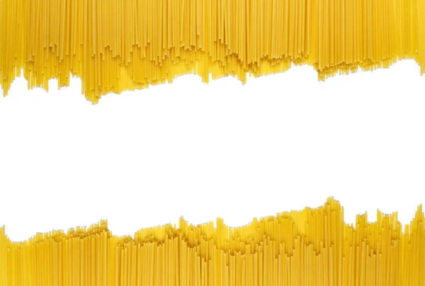 Сырые Спагетти Белом Изолированном Фоне Фон Сухих Сырых Спагетти Свободным — стоковое фото