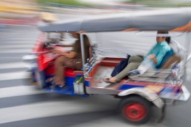 Bangkok geleneksel tuk-tuk, Tayland, hareket bulanıklık