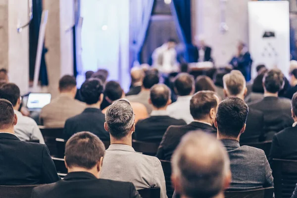 Ronde Tafel Discussie Zakelijke Conventie Presentatie Publiek Conferentiezaal Symposium Bedrijfsleven — Stockfoto