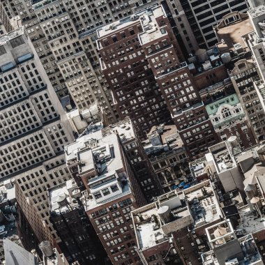 New York City, ABD. Manhattan 'ın göbeğinde ısıtma sistemlerinden buhar çıkan çatılar..