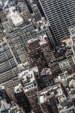 New York City, ABD. Manhattan 'ın göbeğinde ısıtma sistemlerinden buhar çıkan çatılar..