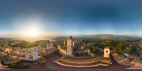 San Gimignano Jest Małym Zamurowanym Średniowiecznym Miasteczkiem Górskim Prowincji Siena Obrazy Stockowe bez tantiem