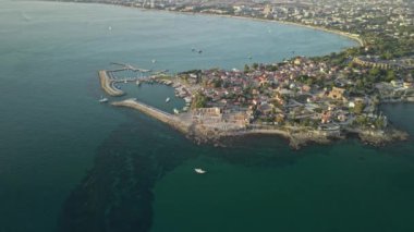 Türkiye 'nin Antalya ilindeki antik kentin insansız hava aracı görüntüsü. 4k biçiminde yüksek kaliteli görüntüler