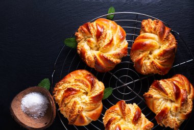 Yemek konsepti Hong Kong hindistan cevizli çöreğin içinde fotokopi alanı ile ev yapımı.