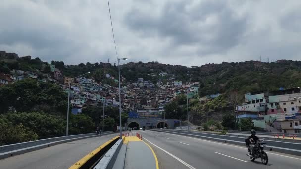 Caracas Venezuela Feb 2023 Zicht Arme Buurt Caracas Het Bedekt — Stockvideo