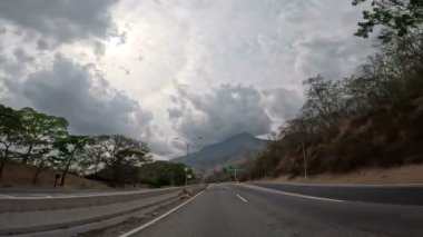 Caracas Venezuela 'daki Avila ulusal parkının POV görünümü