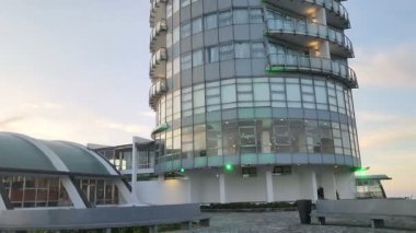 Caracas, Venezuela, APR 13, 2023: El Avila dağının tepesindeki Humboldt Hotel POV, Caracas, Venezuela 13 Nisan 2023.