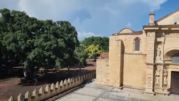 Katedralen Santa Mara Menor Den Koloniala Staden Santo Domingo Det — Stockvideo
