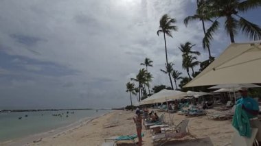 11 Mayıs, CASA de CAMPO, DOMINICAN REPUBLIC: Minitas Beach, Dominik Cumhuriyeti 'nde 11 Mayıs 2024 tarihinde Casa de Campo Resort içinde el değmemiş bir sahil bölgesi..