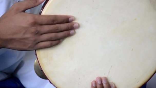Tangan Orang Asia Mengalahkan Rekaman Drum Rebana — Stok Video