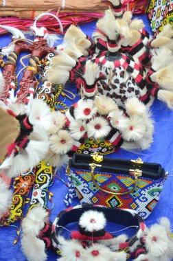 Geleneksel Dayak el sanatları hediyelik eşyaları.