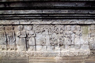 Rahatlamak ya da Penataran tapınağındaki taş duvara oymak