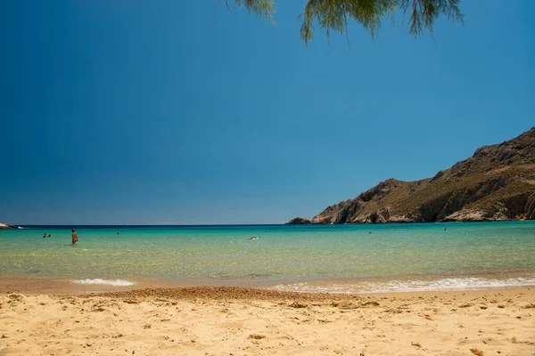Spiaggia Psili Ammos Con Acqua Turchese Trasparente Sull Isola Serifos — Foto Stock