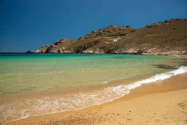 Пляж Псили Аммос Прозрачной Бирюзовой Водой Острове Серифос Греции — стоковое фото
