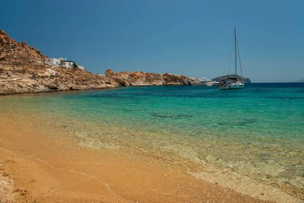 Praia Agios Sostis Com Água Turquesa Transparente Ilha Serifos Grécia — Fotografia de Stock