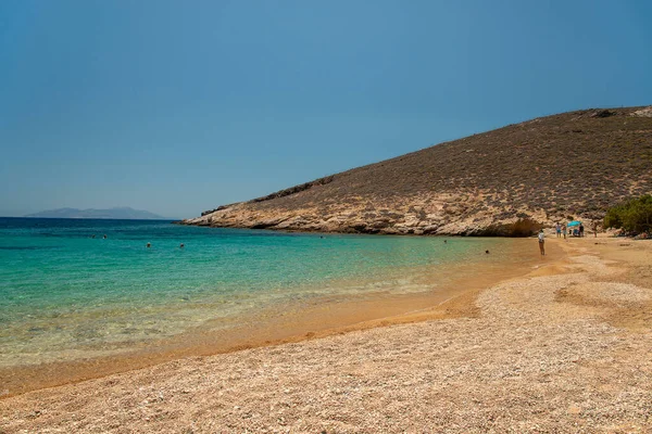 Serifos Ilha Grécia 2022 Agios Sostis Praia Com Água Azul — Fotografia de Stock