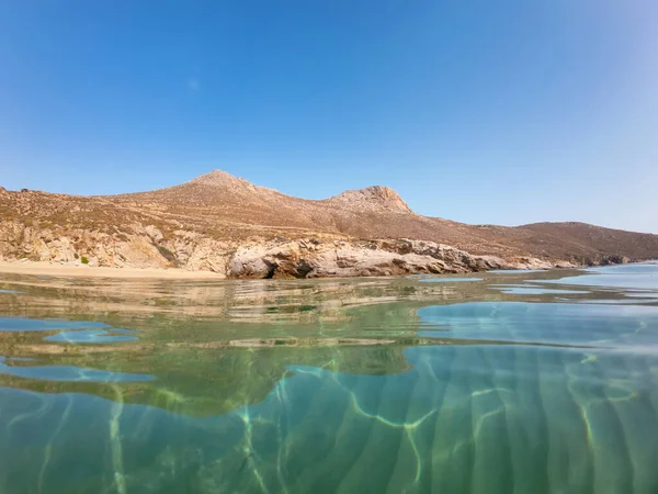 Pohled Pláž Kalo Ambeli Vody Ostrově Serifos Řecku — Stock fotografie