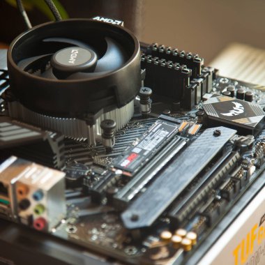 Enjoy exceptional performance with the Asus Tuf Gaming B450M Pro S Gaming black motherboard. Installation done at home. August 27 2022 Istanbul Turkey