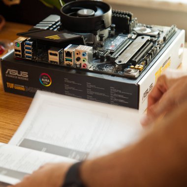 Enjoy exceptional performance with the Asus Tuf Gaming B450M Pro S Gaming black motherboard. Installation done at home. August 27 2022 Istanbul Turkey