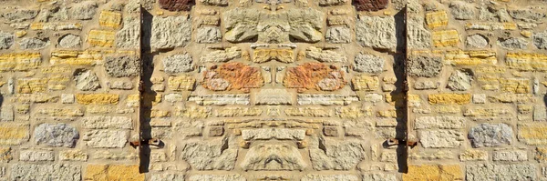 Solidna Żółto Beżowa Kamienna Ściana Dobra Tło Zamontowany Kawałek Żelaza — Zdjęcie stockowe