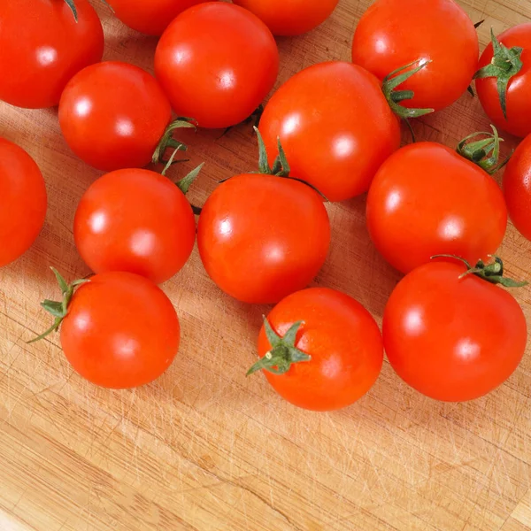 Vers Smakelijk Tomaat Alle Biologische Tomaten Verse Biologische Tomaten Snijplank — Stockfoto