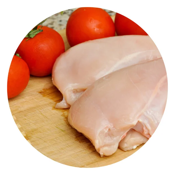 Świeże Kawałki Surowego Mięsa Kurczaka Gotowe Gotowania Pomidorami — Zdjęcie stockowe