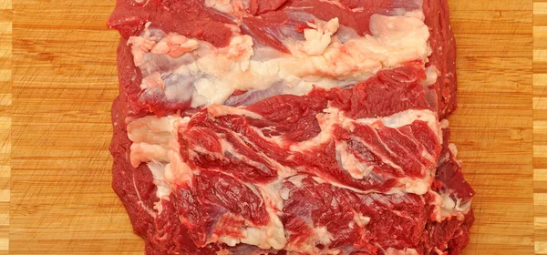 Schoon Zeer Vers Rood Rauw Rundvlees Bamboe Snijplank Koeienvlees Textuur — Stockfoto