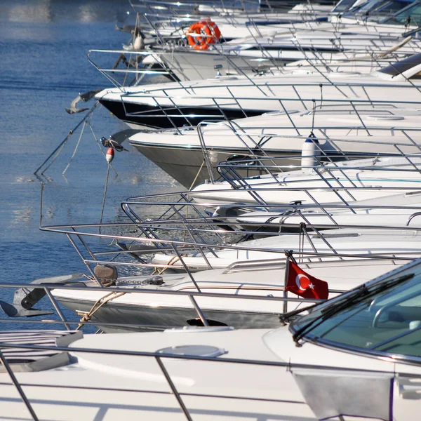 Marina Barche Attesa Molte Barche Del Porto Turistico Istanbul Turchia — Foto Stock