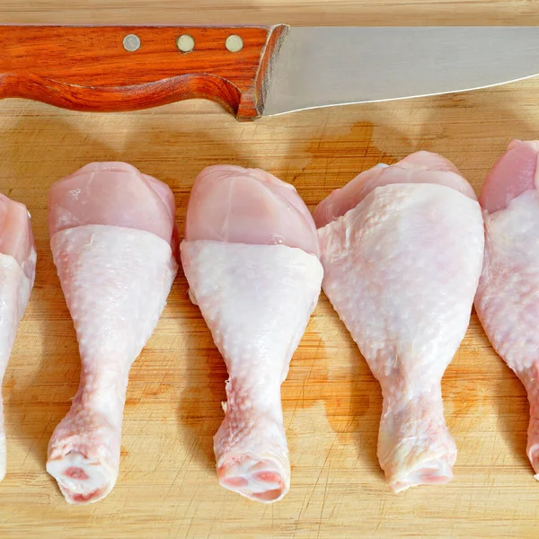 Fresh Uncooked Chicken Meat Drumsticks Pieces Knife Baget Ready Cook — Fotografia de Stock
