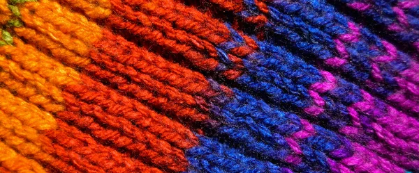 ウールで作られたパターン生地 手編みのニット生地の色ウールの背景テクスチャ — ストック写真