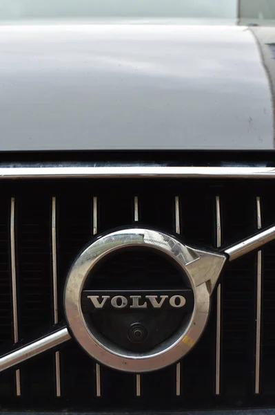 Volvo Logo Métal Chromé Voiture Luxe Dans Ville Istanbul Mai — Photo