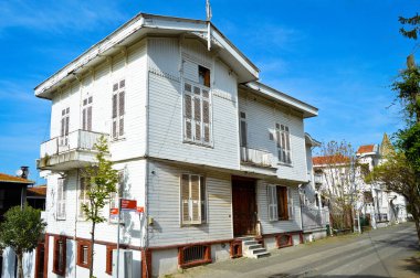 İstanbul 'daki Princes Adaları, Büyükşehir Türkiye' de Büyükşehir, 23 Nisan 2019 'da eski ahşap evler