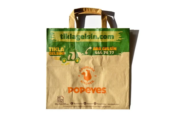 土耳其伊斯坦布尔Popeyes餐厅纸袋 Popeyes可回收纸袋 自然产品2021年11月21日 — 图库照片