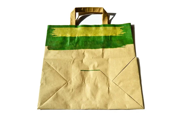 重复使用的纸袋 白色背景的米黄色购物袋 天然产品 可循环利用的纸张 — 图库照片
