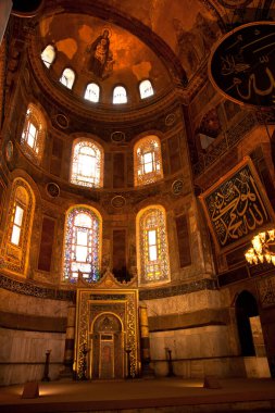 Ayasofya, İstanbul 'da bir müze, tarihi bazilika ve camidir. Bizans İmparatoru Justinianus tarafından 532-537 yılları arasında İstanbul 'da inşa edildi. Fotoğraf çekimi tarihi 14 Haziran 2020