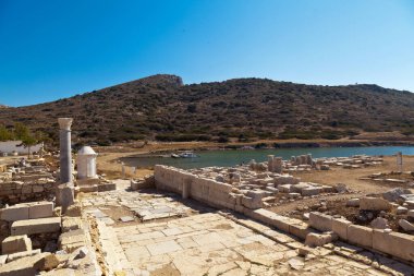 Anadolu 'nun en eski antik kentlerinden biri olan Knidos kalıntıları, şimdi 26 Haziran 2023' te bir açık hava müzesi olan Türkiye Mugla Datca 'ya ziyaret edilebilir.