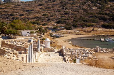 Anadolu 'nun en eski antik kentlerinden biri olan Knidos kalıntıları, şimdi 26 Haziran 2023' te bir açık hava müzesi olan Türkiye Mugla Datca 'ya ziyaret edilebilir.