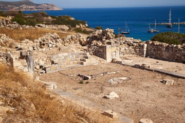 Anadolu 'nun en eski antik kentlerinden biri olan Knidos kalıntıları, şimdi 26 Haziran 2023' te bir açık hava müzesi olan Türkiye Mugla Datca 'ya ziyaret edilebilir.