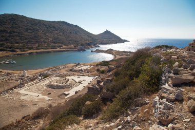 Anadolu 'nun en eski antik kentlerinden biri olan Knidos kalıntıları, şimdi 26 Haziran 2023' te bir açık hava müzesi olan Türkiye Mugla Datca 'ya ziyaret edilebilir.