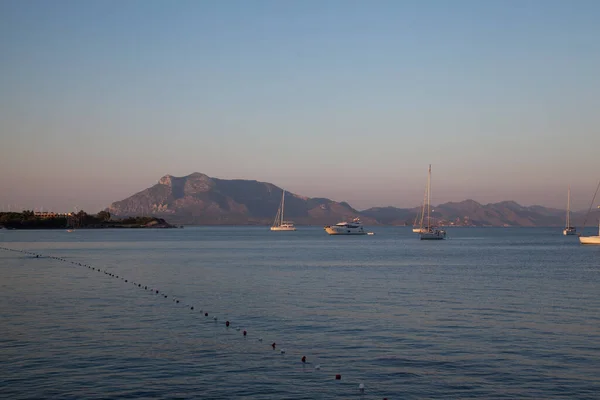 Yatlar Gemiler Çeşitli Ülkelerden Datca Körfezi Limanında Tatil Yapıyorlar Türkiye — Stok fotoğraf
