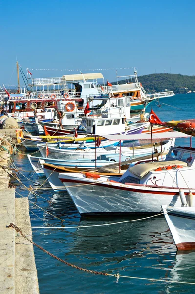 Eylül 2020 Balikesir Ayvalik Türkiye Deki Cunda Adasında Tahta Balıkçı — Stok fotoğraf