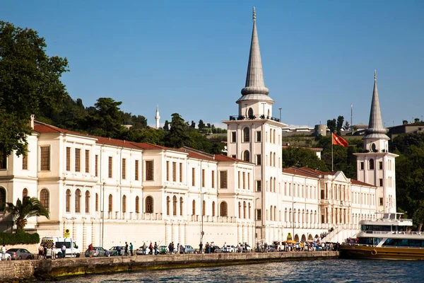 Luxury Traditional Mansion Red Villa Sea Bosphorus Kuleli Turkey Istanbul — Stock Photo, Image